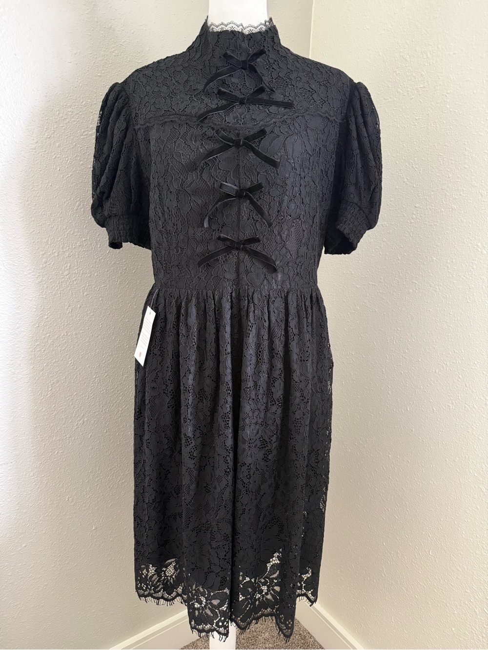 Ivy City Co Black Lace Dress Size Large NWT Romantic Puff Sleeve Bow Detail